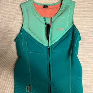 Ion Women’s Impact vest